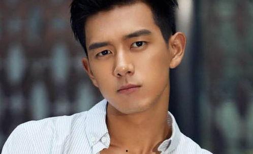 娱乐吃瓜君李现,从“吃瓜群众”到娱乐焦点，他的蜕变之路